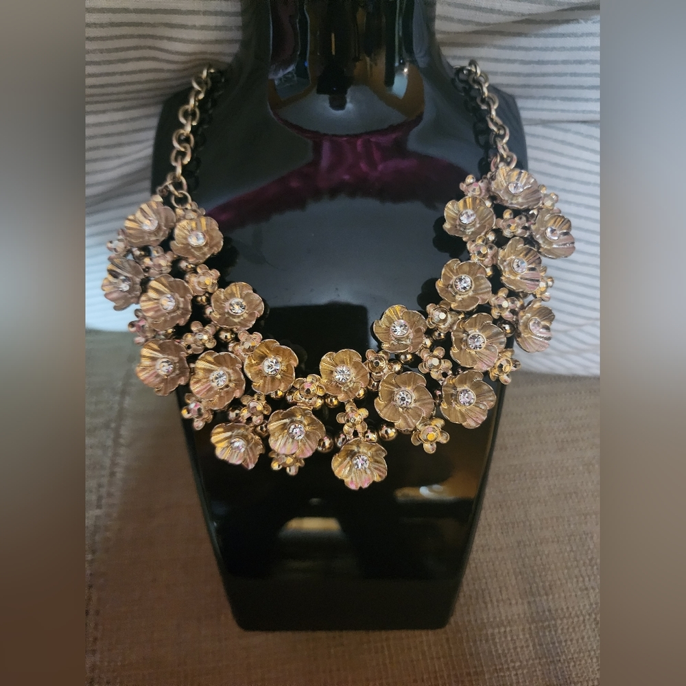 Necklace - Picture 2 of 2